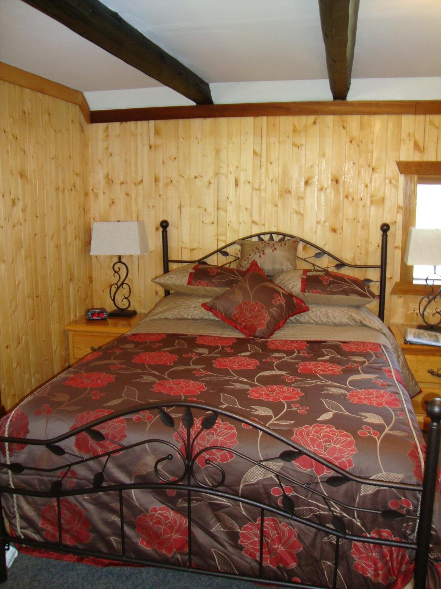 Helmcken Falls Lodge Cabin Rooms And Rv Park Clearwater Exterior photo